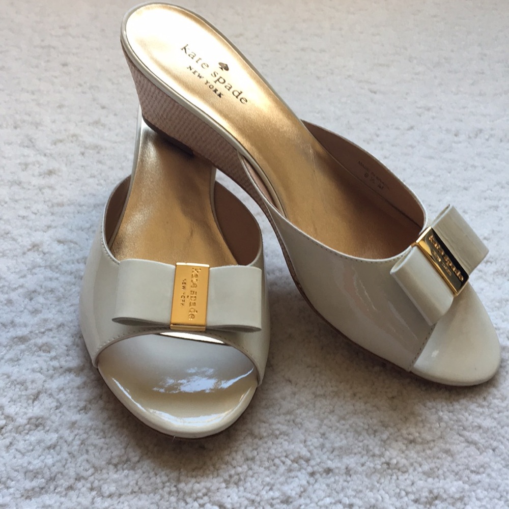 NEVER BEEN WORN Kate Spade Shoes - Picture 1 of 4